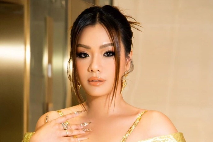Ca sĩ gắn mác gái hư bỏ showbiz khi đẻ con cho thiếu gia giờ quý tử được gọi bằng thánh nổi tiếng hơn mẹ - 1