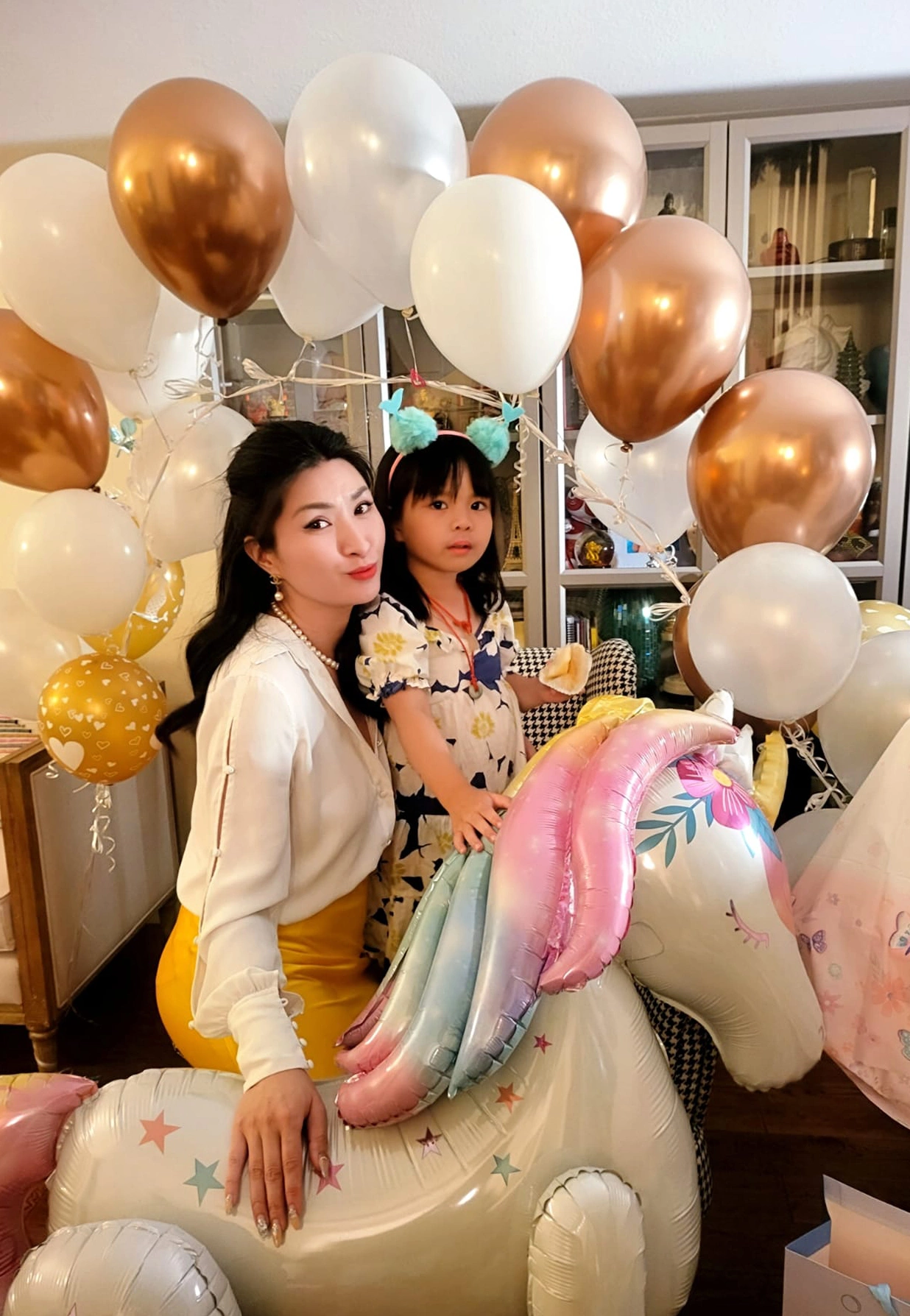Ca sĩ nguyễn hồng nhung mang bầu con thứ 3 ở tuổi u50 cận ngày sinh vẫn chạy show ở mỹ - 6