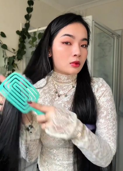 Cách chọn lược chải đầu hạn chế rụng tóc - 1