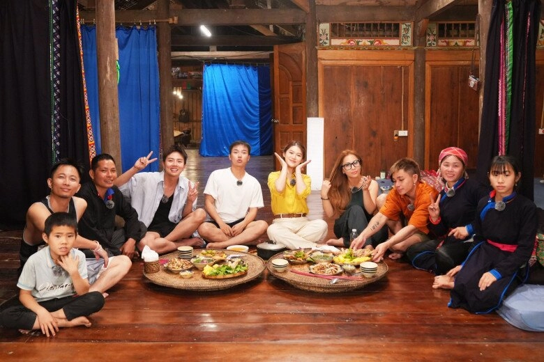 Cách gia đình haha chữa lành khán giả những người dân phi thường nghệ sĩ dấn thân chứ không làm màu - 12