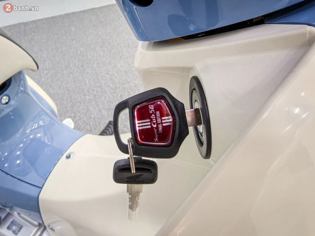Cận cảnh phiên bản đặc biệt honda super cub 50 final edition vừa cập bến thị trường việt nam - 17
