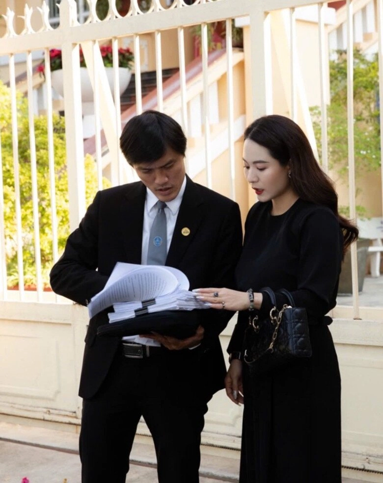 Căng thẳng vụ con nuôi nsưt hoài linh kiện đòi nhà - 1
