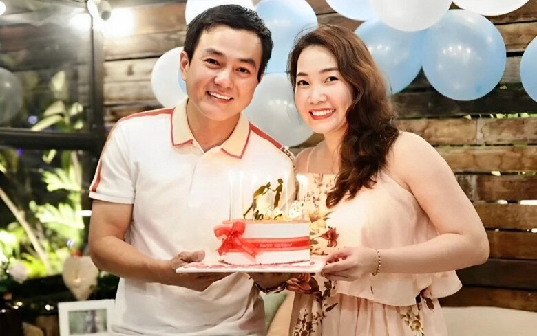 Cao minh đạt hạnh phúc chăm vợ đẹp mang thai con đầu lòng hồi hộp lo lắng mong con đến bên mình - 2