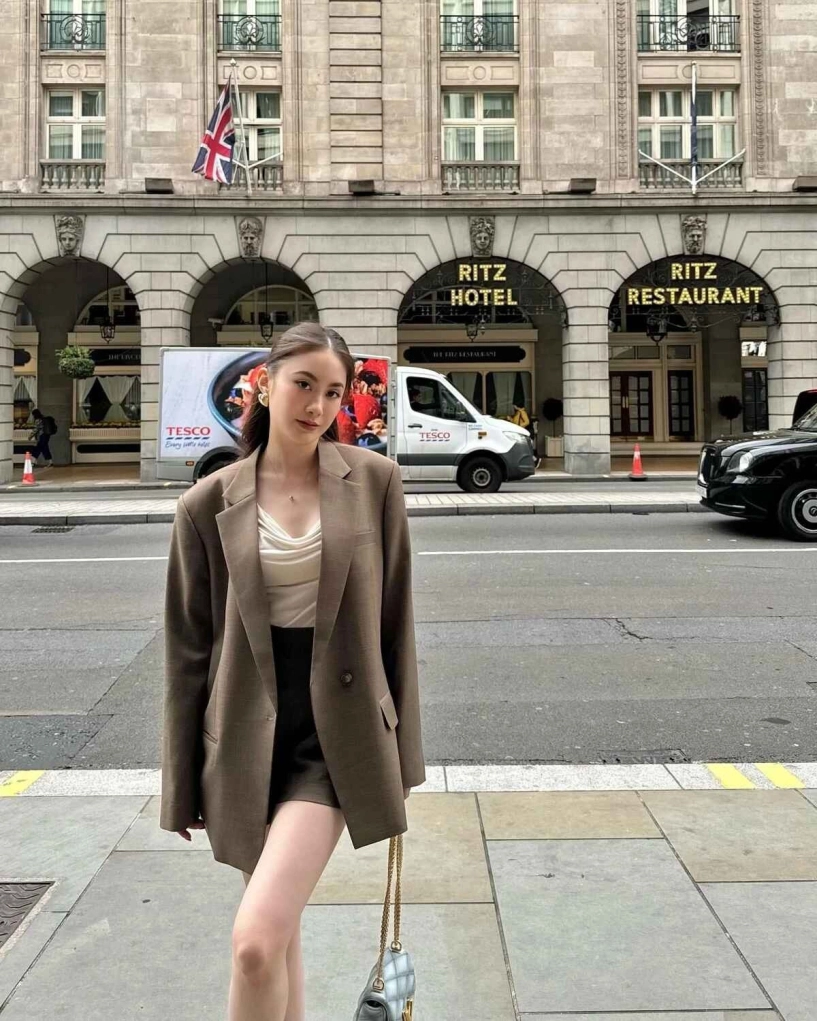 Cặp chị em hot girl lào gốc việt từng đình đám giờ ra sao - 5
