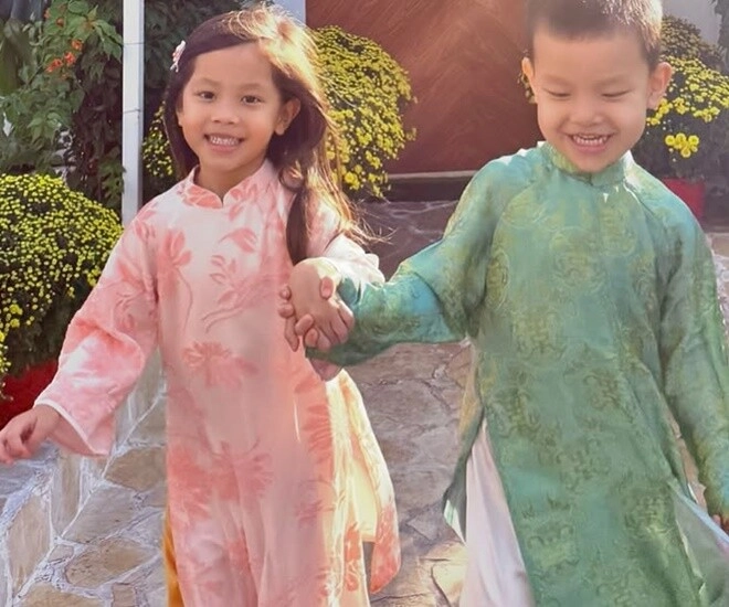 Cặp song sinh nhà hồ ngọc hà có năng khiếu nghệ thuật từ bé leon đánh đàn cực nghệ lisa thần thái siêu mẫu - 1