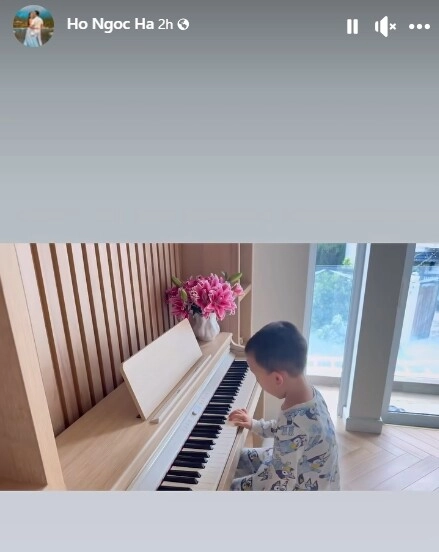 Cặp song sinh nhà hồ ngọc hà có năng khiếu nghệ thuật từ bé leon đánh đàn cực nghệ lisa thần thái siêu mẫu - 3
