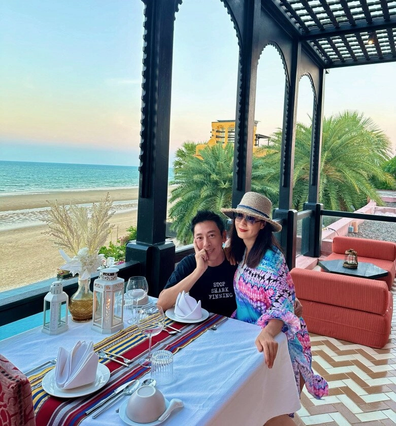 Cặp vợ chồng showbiz không ăn thịt không sinh con để giữ nhan sắc ngoại hình sau 25 năm thật khó nhận ra - 9