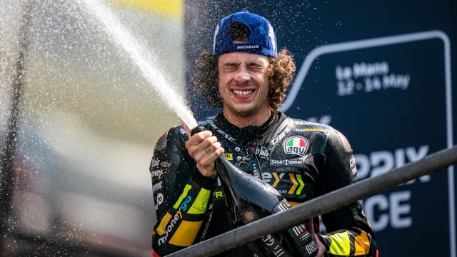 Carlo pernat tuyên bố marc marquez chỉ sợ tay đua marco bezzecchi ở mùa giải này - 2