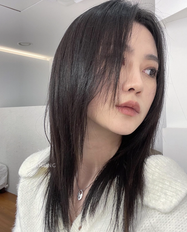 Cất công nhuộm nâu mà tóc vẫn chưa đủ wow thử ngay 6 kiểu tóc này để nhan sắc lên hương cấp tốc - 3