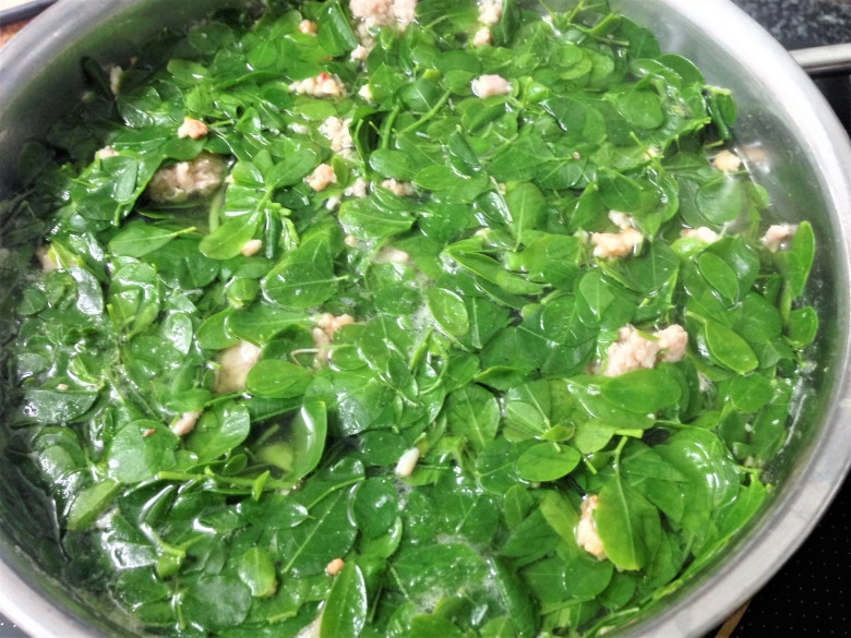 Cây này thường bị nhầm là rau ngót canxi gấp 4 lần sữa nấu thành canh cực ngon và bổ - 4