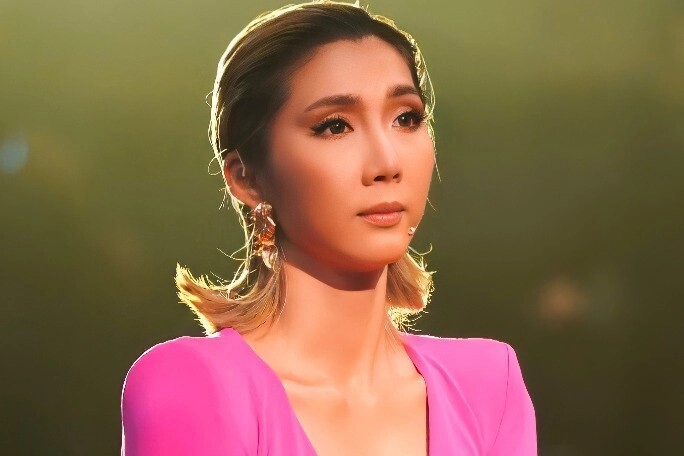 Chân dài sài thành vụt mất vương miện hoa hậu vẫn nổi như cồn từng thu nhỏ vòng 1 để làm nghề - 4