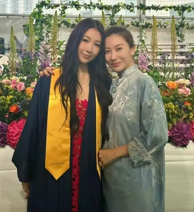 Cháu gái chương tử di 14 tuổi đã cao 1m70 nhan sắc tuổi 19 sánh ngang với người cô là quốc bảo nhan sắc - 12