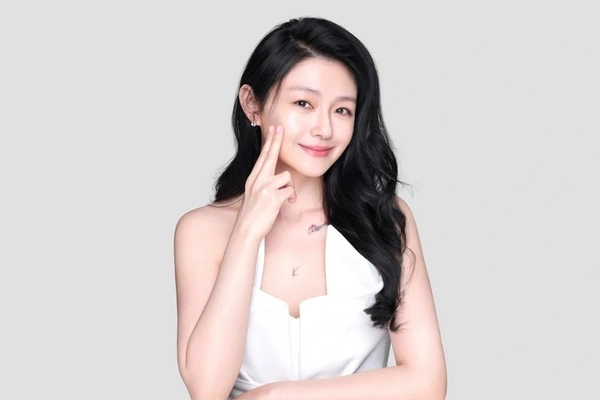 Cháu gái từ hy viên gây sốt vì có ngoại hình giống hệt nữ minh tinh hơn cả mẹ ruột nhan sắc 18 tuổi nở rộ - 1