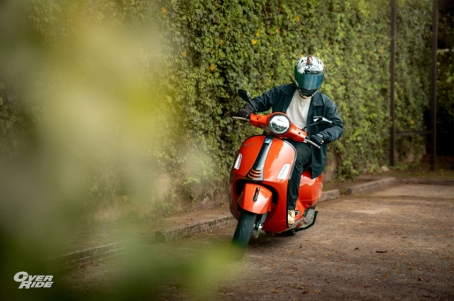 Cháy phố với vespa gts super sport 150 2025 vừa ra mắt màu cam mới chất lừ - 1