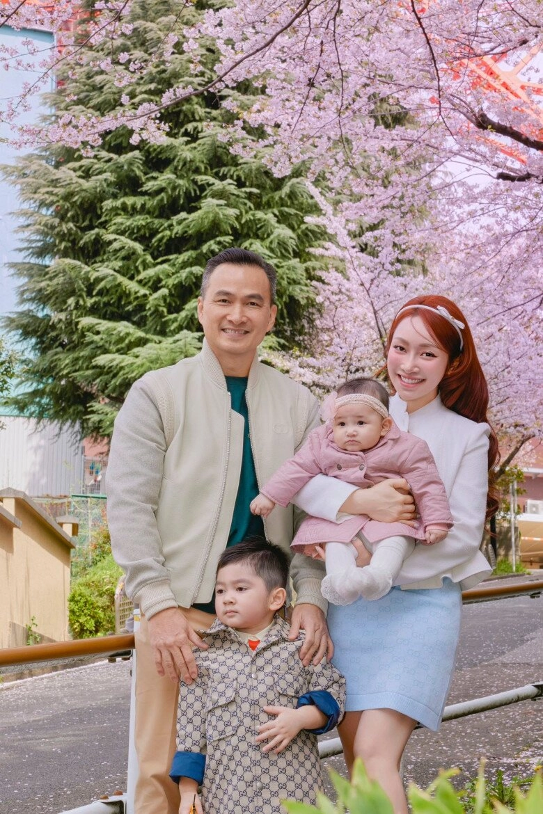 Chi bảo giảm cân ầm ầm để đi du lịch với lý thùy chang cặp đôi chênh 16 tuổi ôm ấp tình cảm ở nhật bản - 8