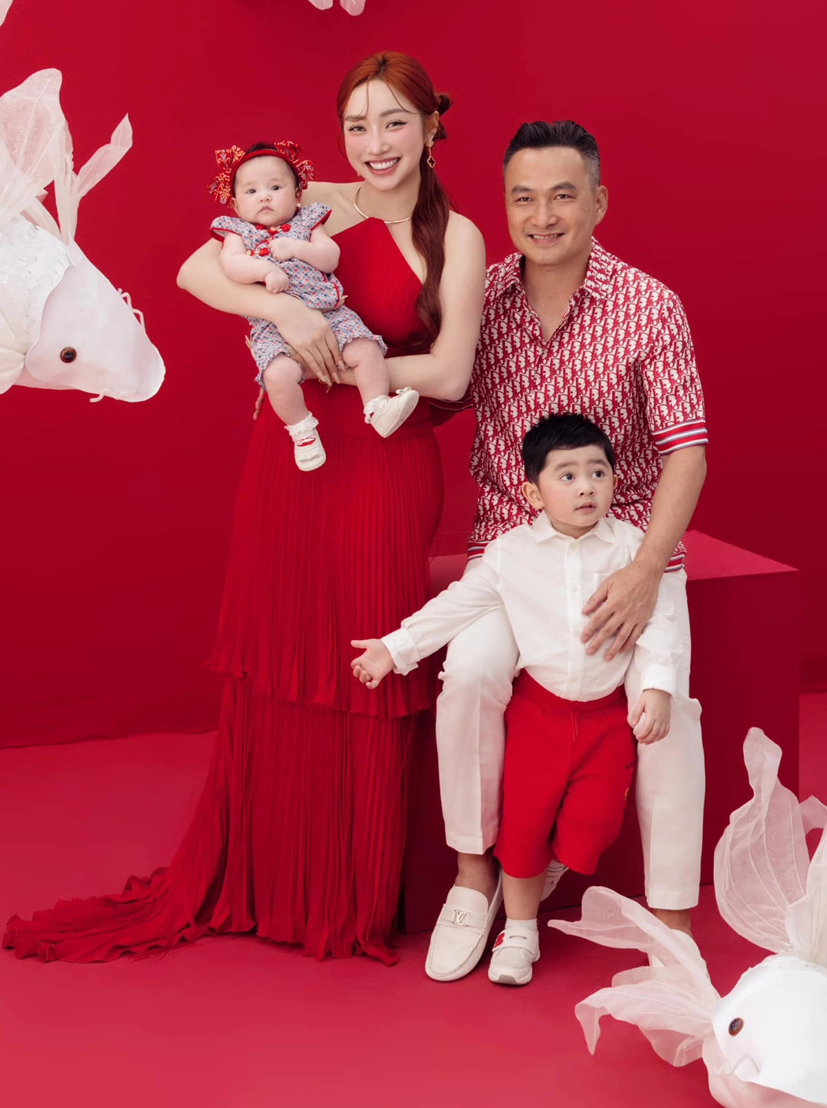 Chi bảo giảm cân ầm ầm để đi du lịch với lý thùy chang cặp đôi chênh 16 tuổi ôm ấp tình cảm ở nhật bản - 9