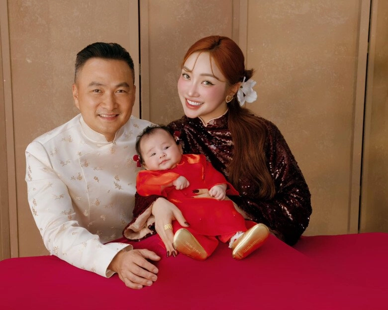Chi bảo giảm cân ầm ầm để đi du lịch với lý thùy chang cặp đôi chênh 16 tuổi ôm ấp tình cảm ở nhật bản - 12