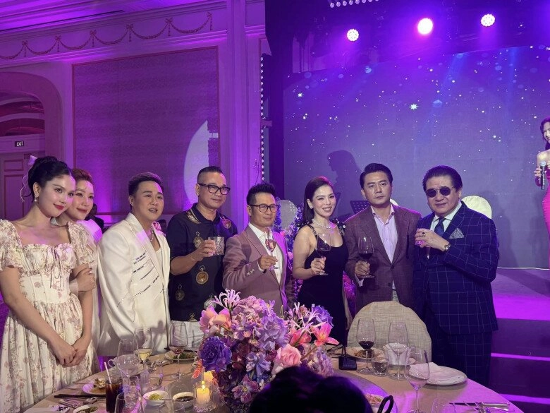 Chi bảo mời nửa showbiz việt đến tiệc đầy tháng rình rang của ái nữ khách mời đi tiền mừng gần 1 tỷ - 5
