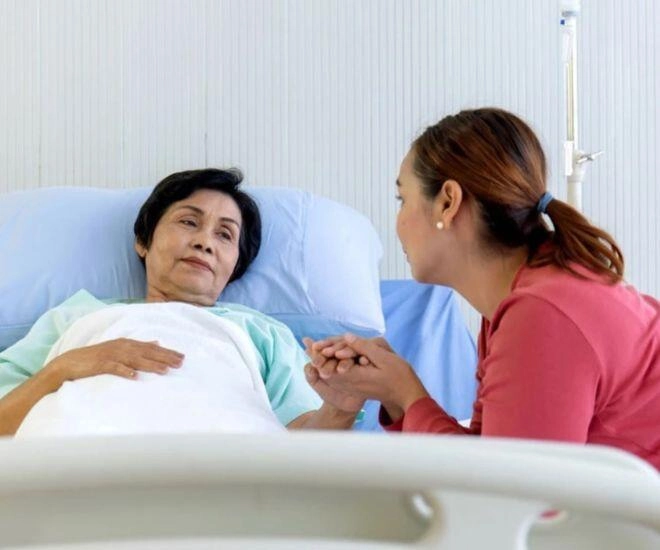 Chị dâu bất ngờ tặng lại tôi túi vàng mà mẹ chồng đã cho tôi đỏ mặt với lời giải thích của chị - 1