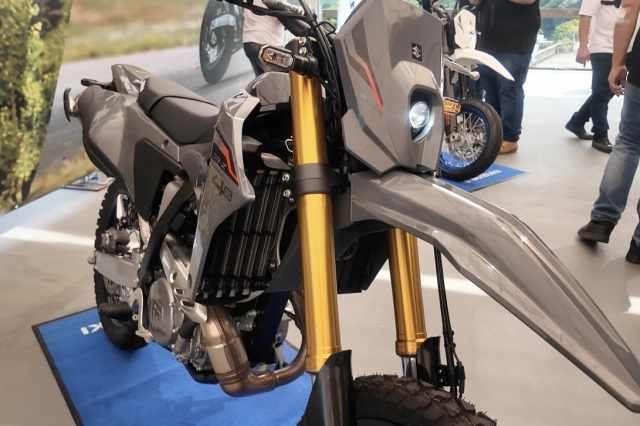 Chi tiết suzuki dr-z4 2025 huyền thoại 400cc hồi sinh với hai phiên bản cực chất - 4