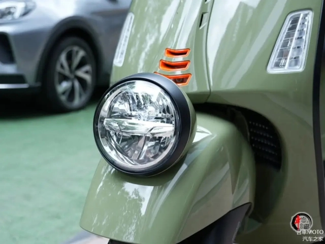 Chi tiết vespa gtv300 2025 vừa ra mắt tôi cổ điển nhưng tôi không lỗi thời - 3
