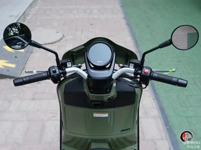 Chi tiết vespa gtv300 2025 vừa ra mắt tôi cổ điển nhưng tôi không lỗi thời - 5