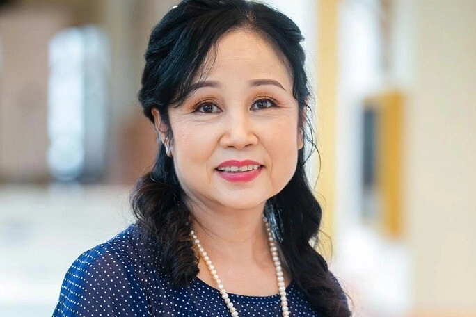 chị út tịch nổi danh màn ảnh việt xuất thân tiểu thư hà thành có chuyện tình 44 năm bên ông xã nsnd - 3