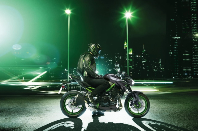 Chiến binh đường phố nhà kawasaki z900 2025 lột xác mạnh mẽ - 1