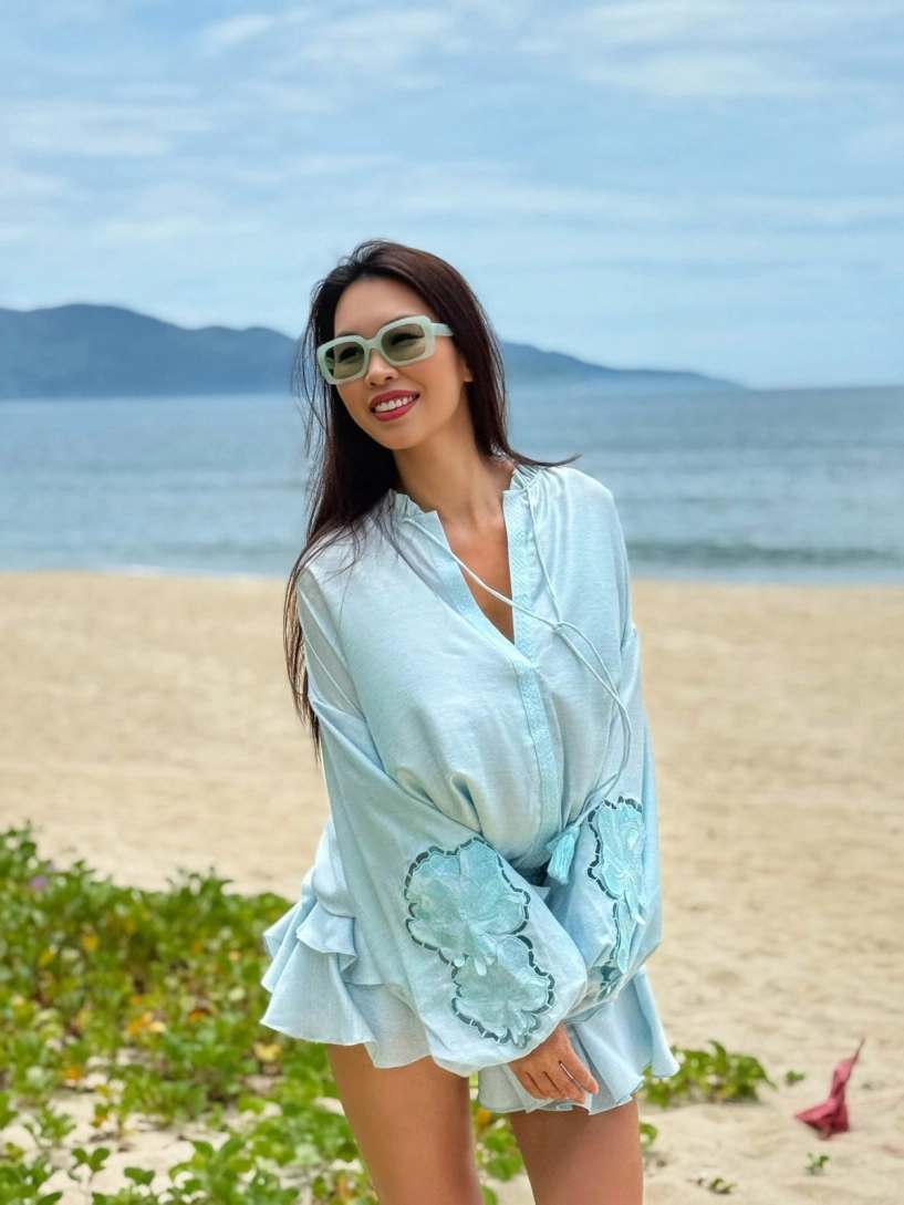 Chọn váy áo du lịch tôn dáng như hà anh - 5