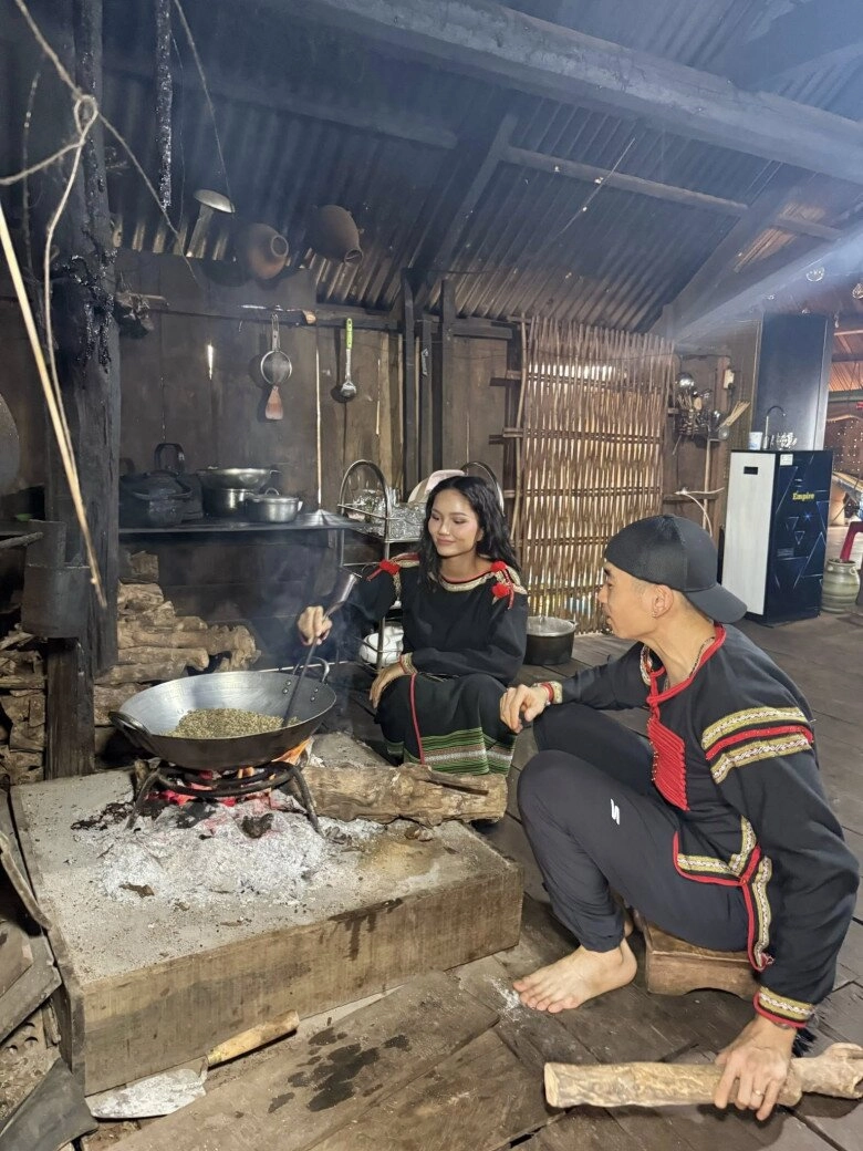 Chồng hhen niê bị vợ phát hiện nói dối khi đi chơi đến 11h đêm hôn nhân màu hồng nhận bình luận trái chiều - 6