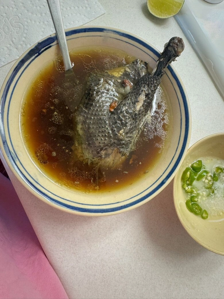Chồng kém tuổi của hoa hậu diễm hương nấu nướng phục vụ vợ bầu em bé trong bụng khó tính cỡ nào cũng chiều - 2