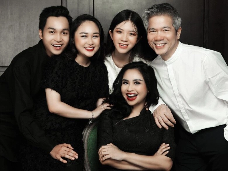 Chồng thanh lam đi quẩy với hội bạn toàn ngôi sao của vợ bác sĩ từng không quen ngành showbiz nay như hòa tan - 8