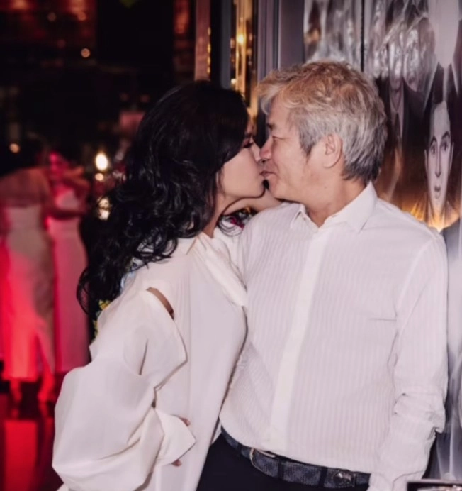 Chồng thanh lam đi quẩy với hội bạn toàn ngôi sao của vợ bác sĩ từng không quen ngành showbiz nay như hòa tan - 9