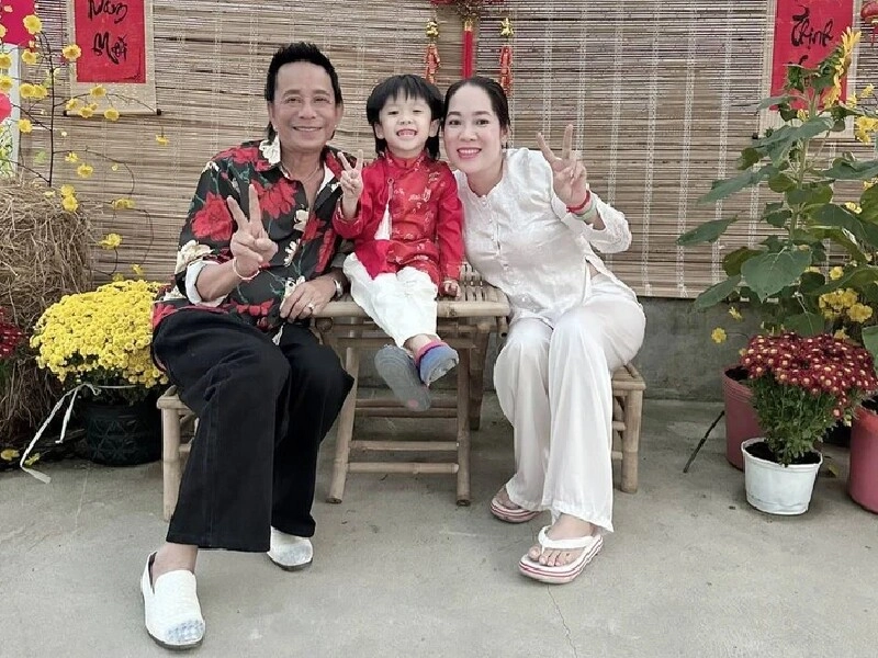 Chú tiểu trốn chùa đổi đời thành vua hài kiếm trăm cây vàng u70 sinh quý tử nhờ cưới vợ 3 kém gần 30 tuổi - 11