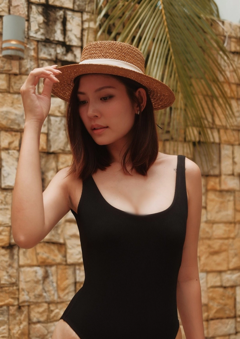 Chúng huyền thanh khoe vẻ gợi cảm với bikini - 1