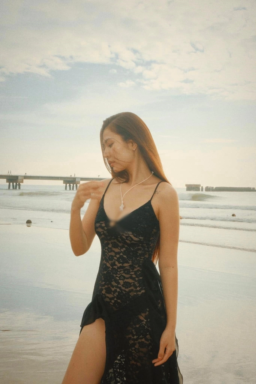Chúng huyền thanh khoe vẻ gợi cảm với bikini - 3