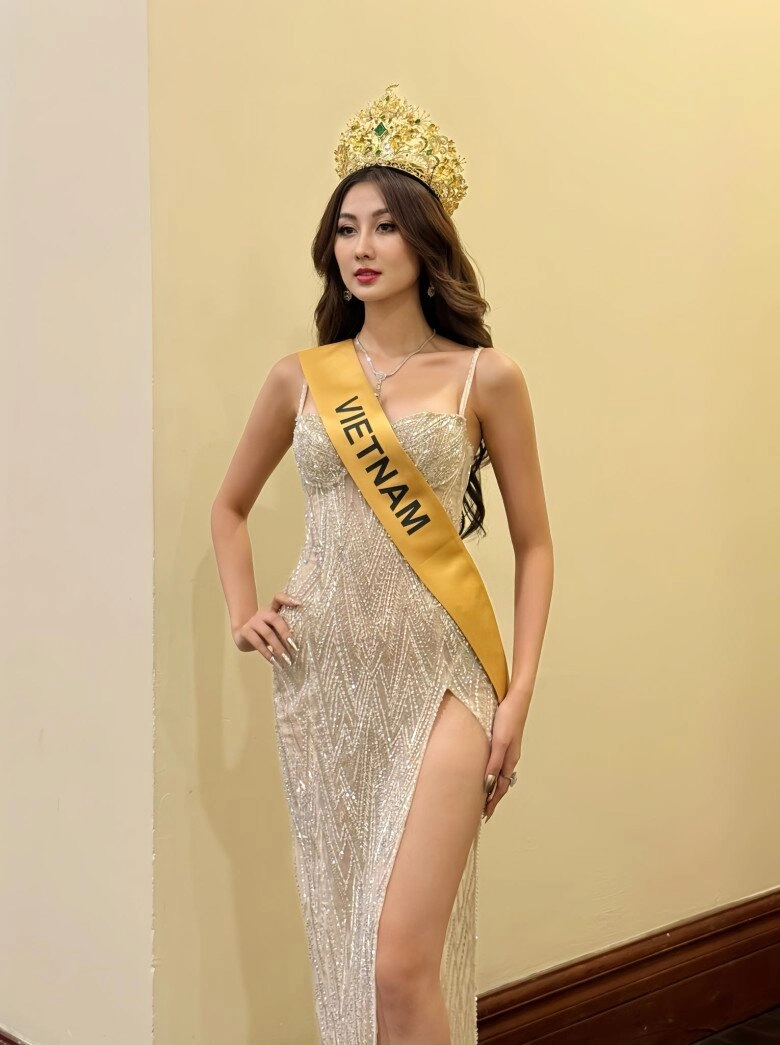 Clip hh quế anh giật mic thí sinh campuchia tại miss grand international tự đòi hát tiếng hàn rồi lắp bắp vì không thuộc lời - 1