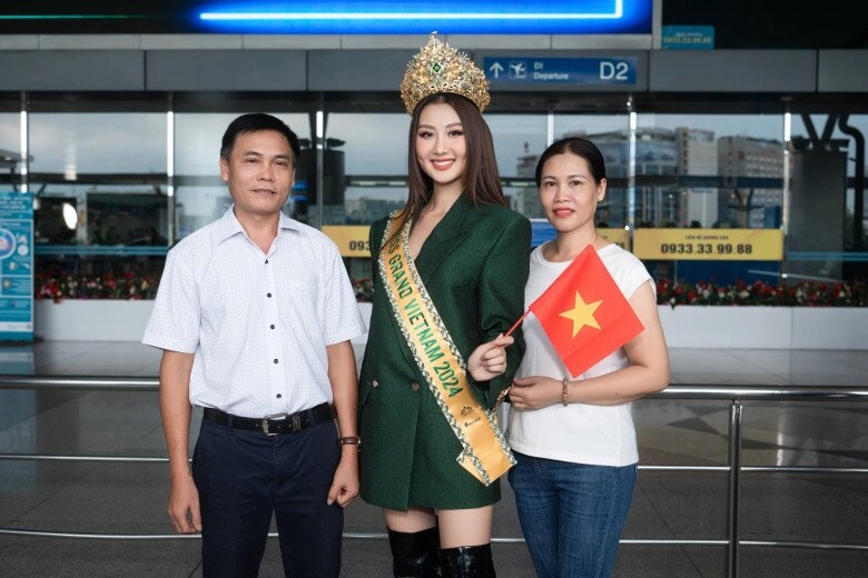 Clip hh quế anh giật mic thí sinh campuchia tại miss grand international tự đòi hát tiếng hàn rồi lắp bắp vì không thuộc lời - 7