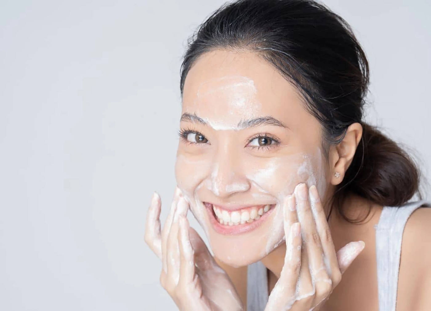 Có cần dùng sữa rửa mặt và tẩy trang hàng ngày chuyên gia tiết lộ thời điểm không làm gì mà da vẫn đẹp - 1