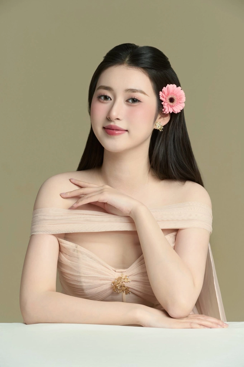 Cô gái 19 tuổi trả lời ứng xử không kịp thời gian vẫn chiến thắng vương miện hoa hậu trái đất - 6