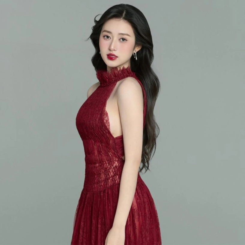 Cô gái 19 tuổi trả lời ứng xử không kịp thời gian vẫn chiến thắng vương miện hoa hậu trái đất - 7