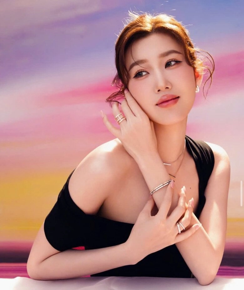 Cô gái từng bị đá văng khỏi top 10 hoa hậu việt nam nay nổi tiếng nhan sắc thăng hạng được khen xinh như lưu diệc phi - 12