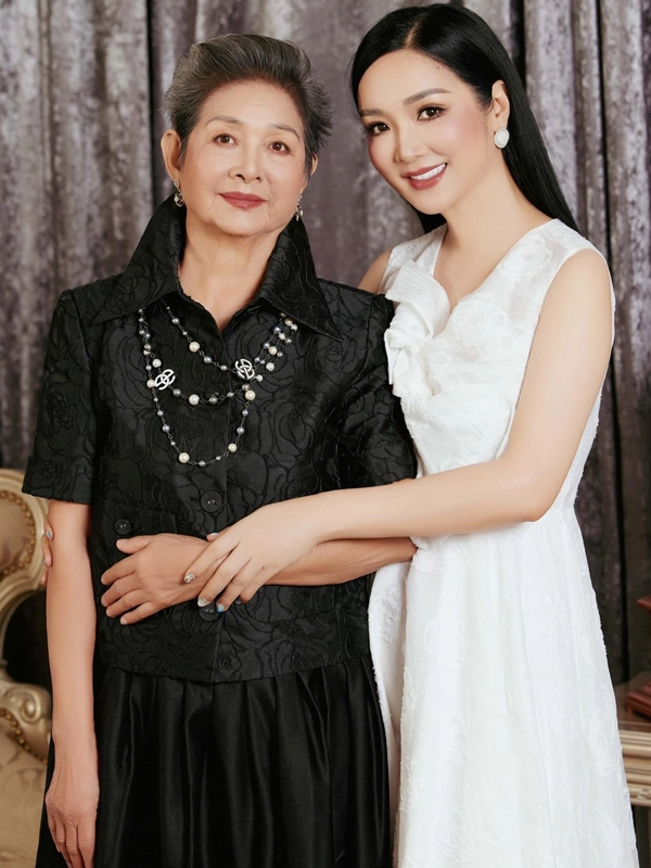 Có mẹ nhan sắc tuổi 70 vẫn trẻ đẹp quý phái bảo sao giáng my và hà kiều anh được gọi hoa hậu không tuổi - 6