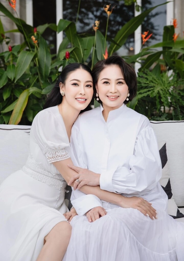 Có mẹ nhan sắc tuổi 70 vẫn trẻ đẹp quý phái bảo sao giáng my và hà kiều anh được gọi hoa hậu không tuổi - 10