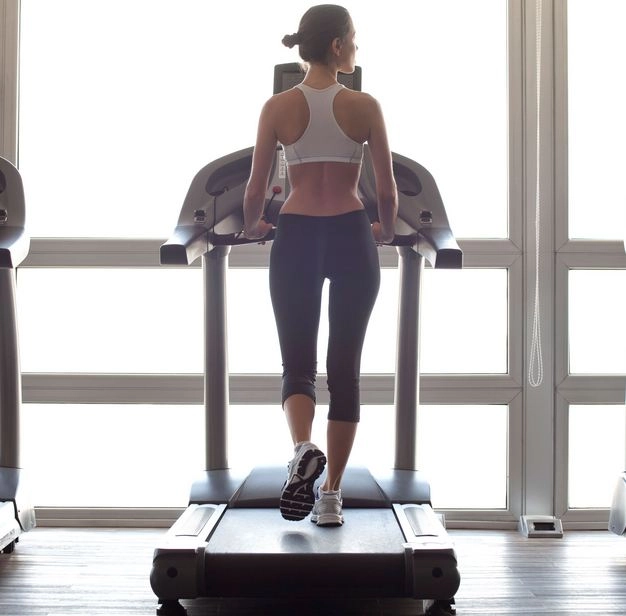 Có một kiểu đi bộ ngược đời nhưng đốt cháy calo cao hơn bình thường ai làm được hưởng vô vàn lợi ích - 4