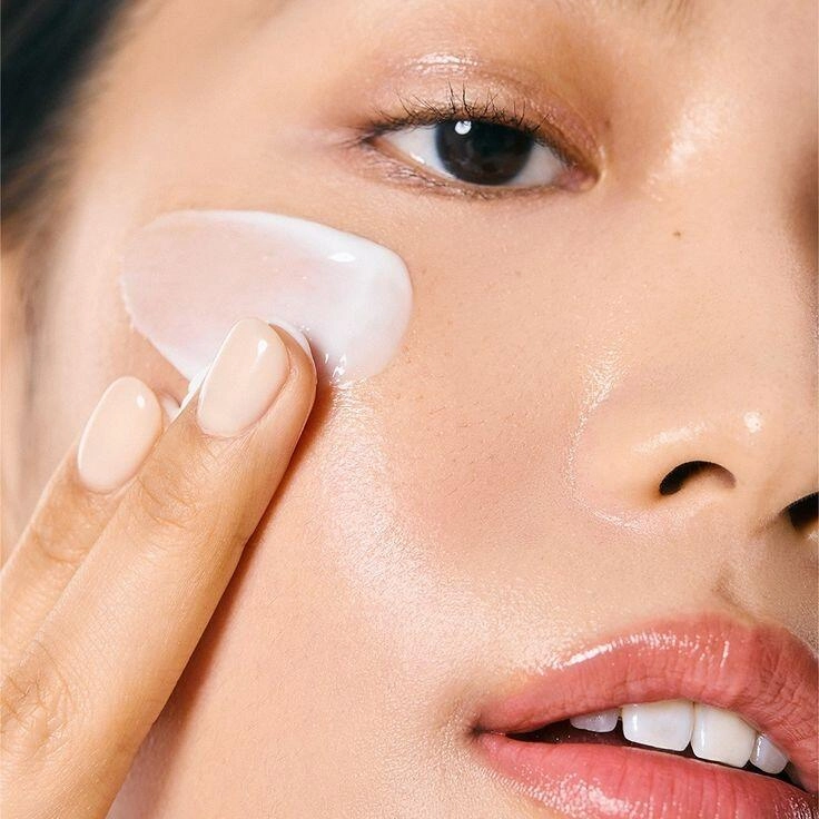Có nên bôi lại kem chống nắng sau khi đã makeup học ngay 8 bí quyết sau để da vừa đẹp vừa khỏe - 3