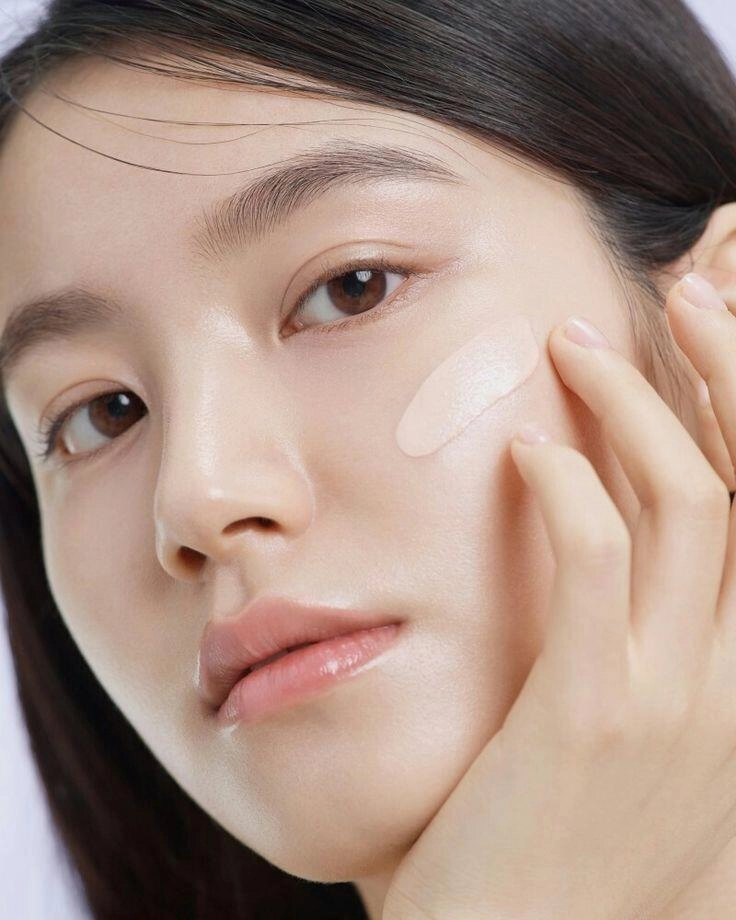 Có nên bôi lại kem chống nắng sau khi đã makeup học ngay 8 bí quyết sau để da vừa đẹp vừa khỏe - 4