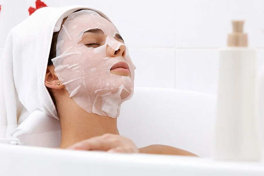 Có nên đắp mặt nạ dưỡng da khi đi tắm hay không trong 10 người chỉ có 4 người biết rõ - 2