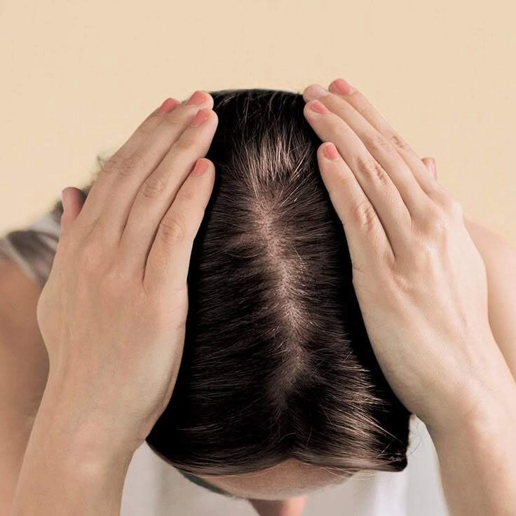 Có nên gội đầu ngay sau khi tập thể dục đừng làm 4 thói quen này sau khi tập sẽ làm mái tóc gãy rụng - 4