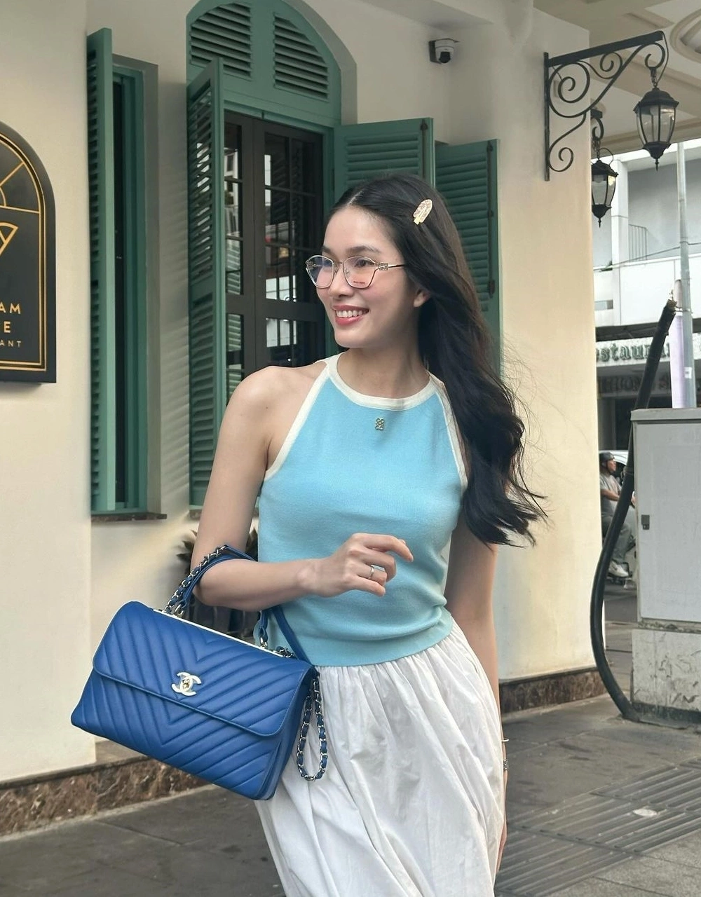 Con dâu á hậu của hiệu trưởng trường đại học mỗi ngày xách một chiếc túi hiệu trăm triệu ra phố - 25